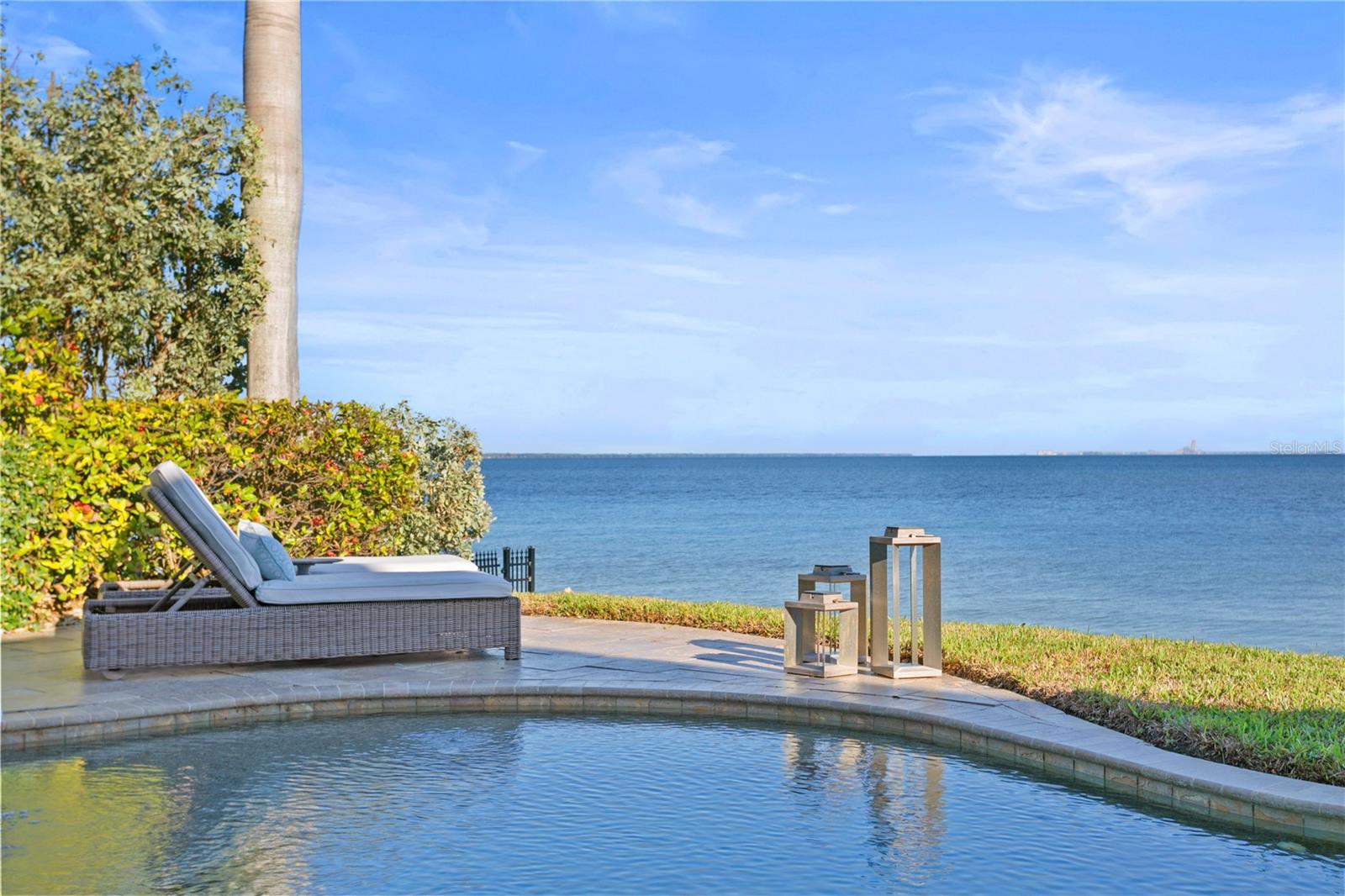 2030 CAROLINA AVE NE