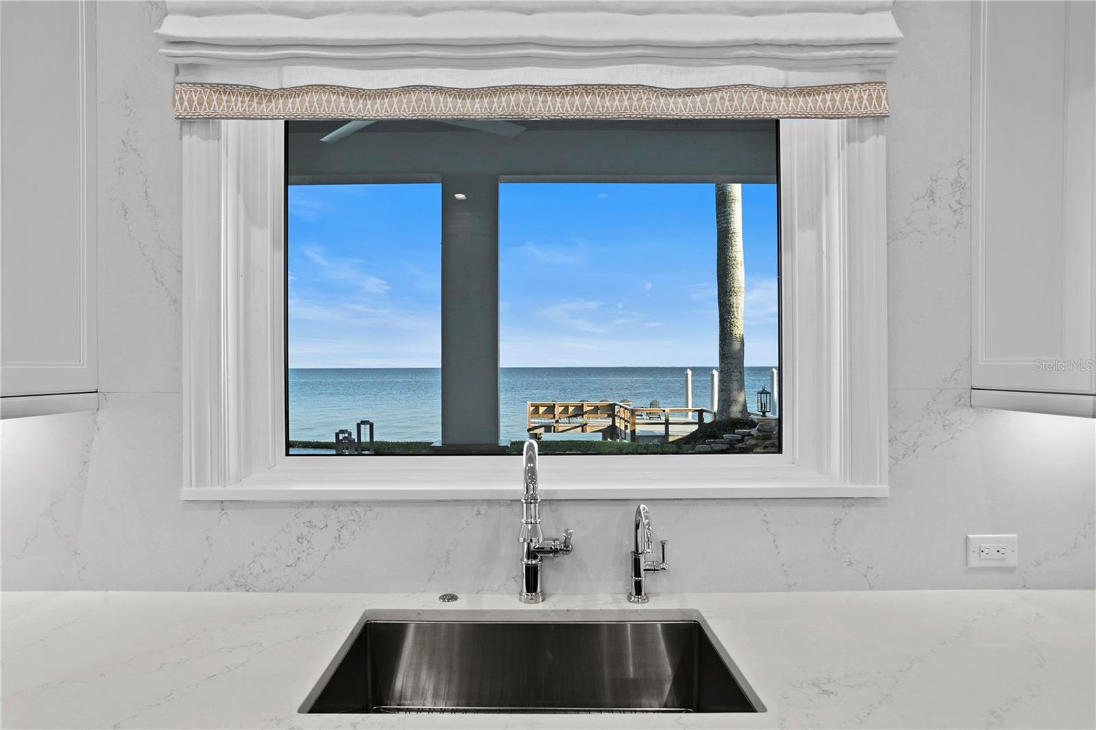 2030 CAROLINA AVE NE