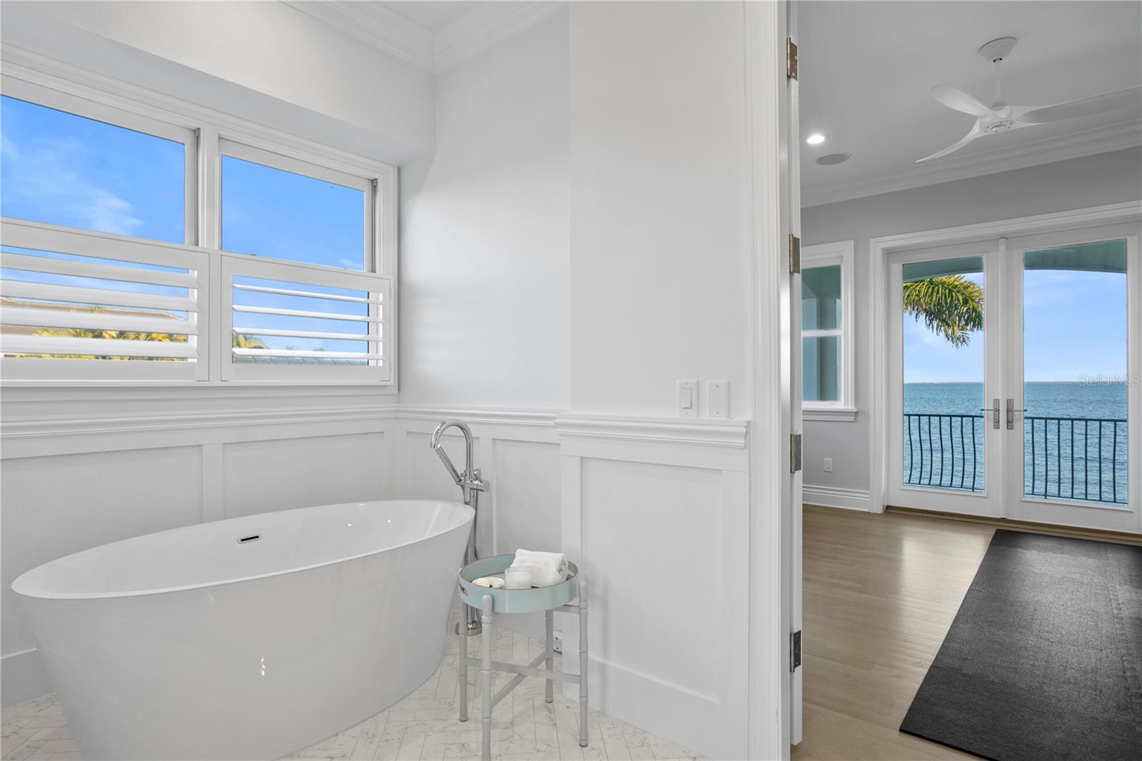 2030 CAROLINA AVE NE