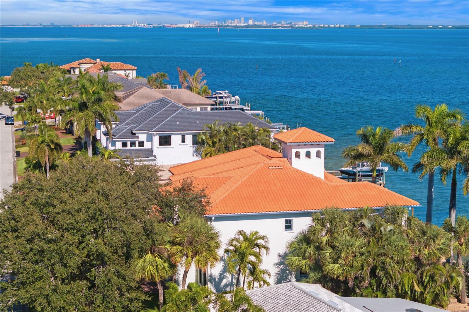 2030 CAROLINA AVE NE