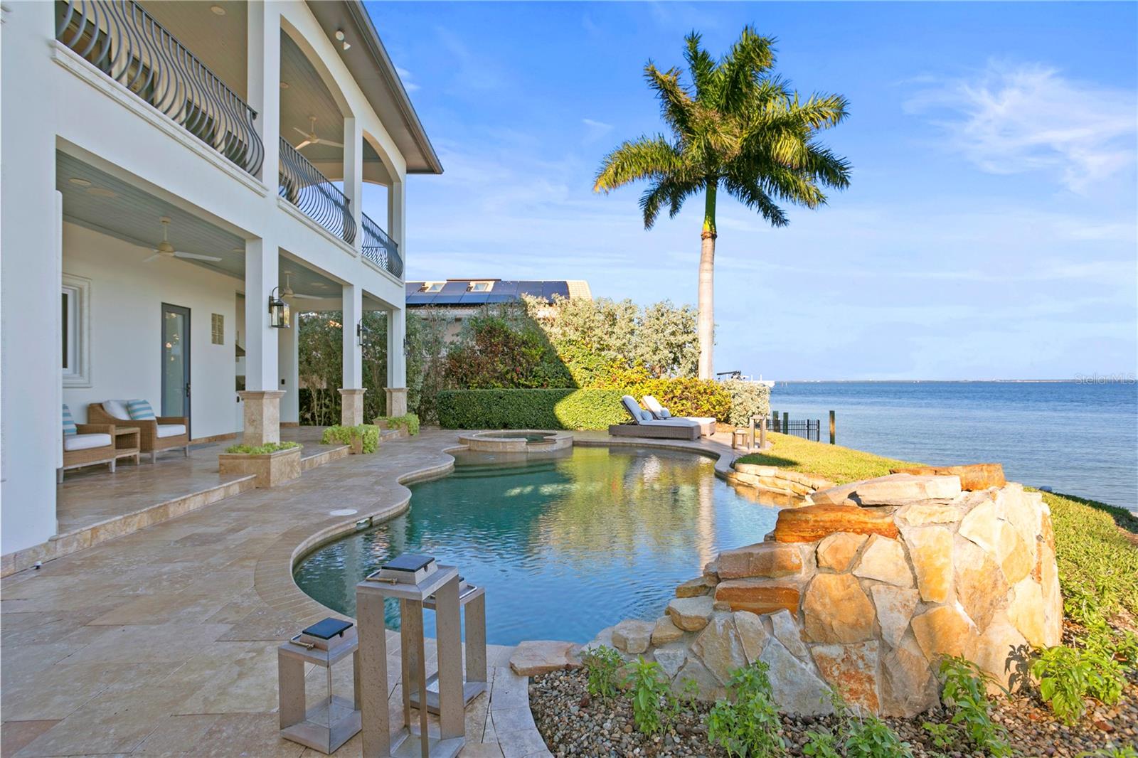 2030 CAROLINA AVE NE