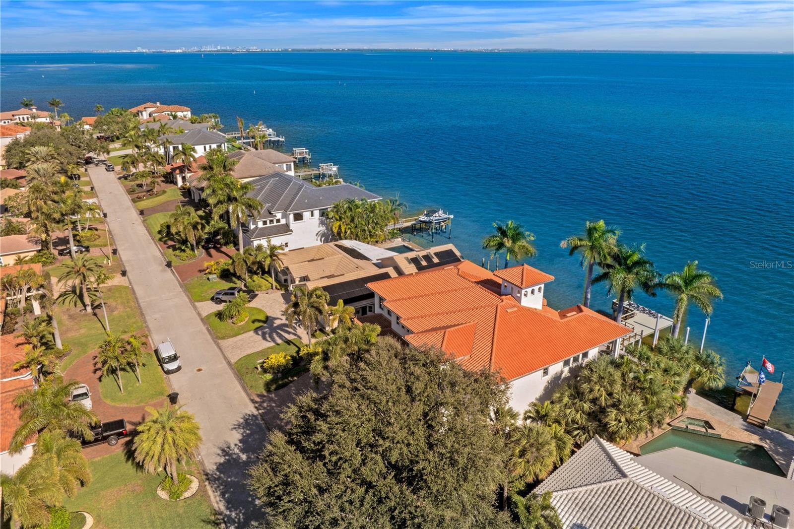 2030 CAROLINA AVE NE