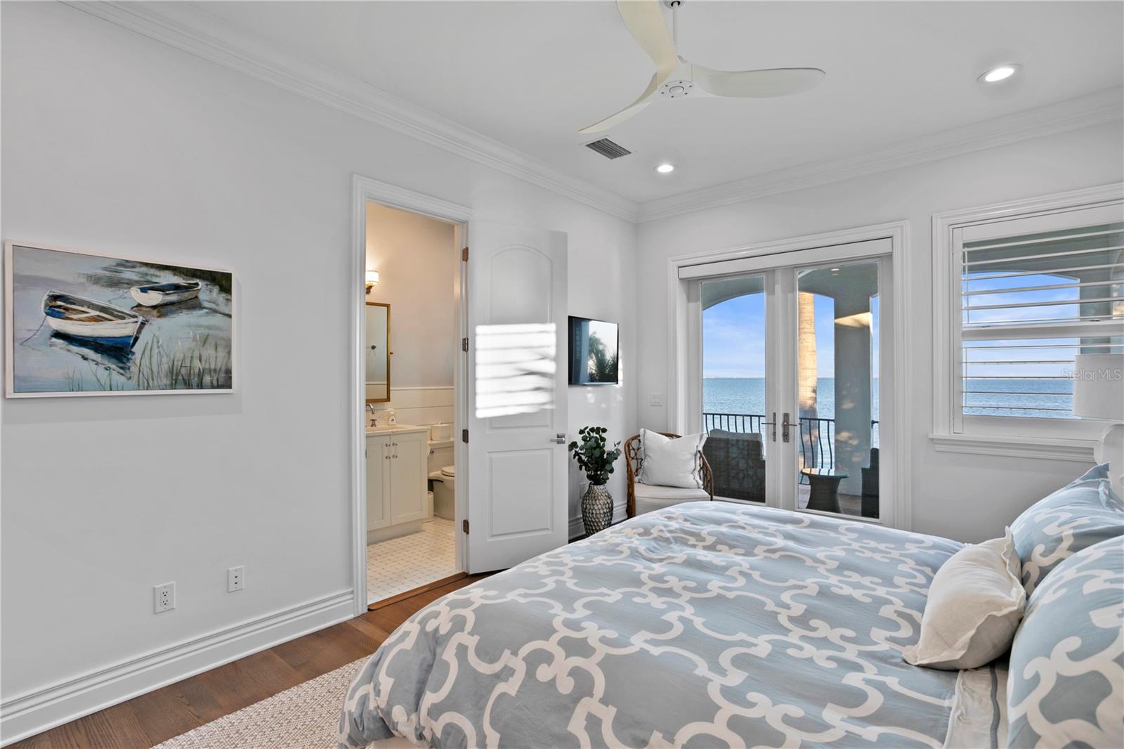 2030 CAROLINA AVE NE