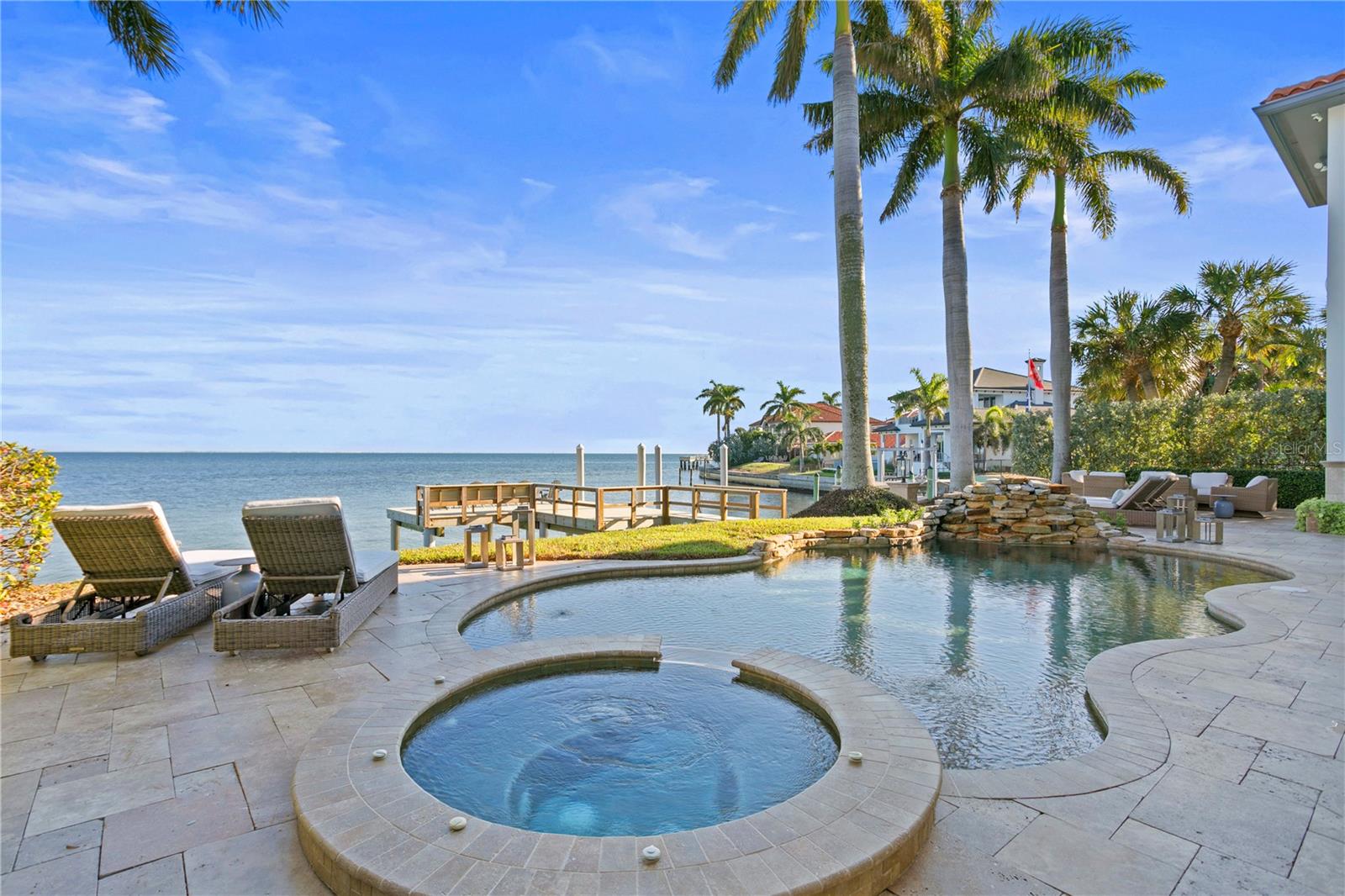 2030 CAROLINA AVE NE