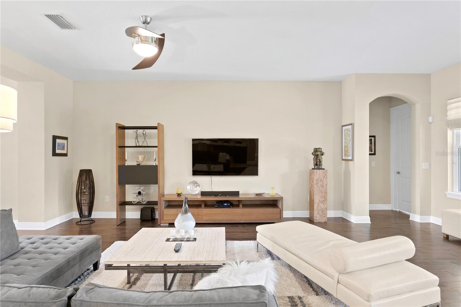 1036 SNELL ISLE BLVD NE