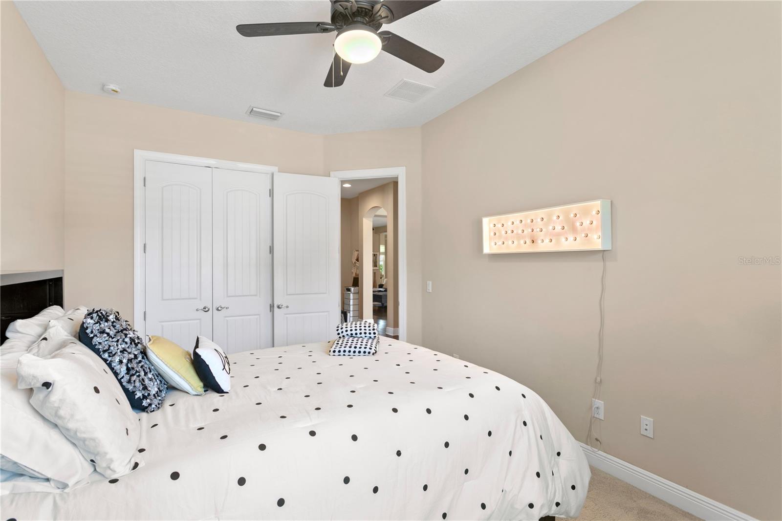 1036 SNELL ISLE BLVD NE