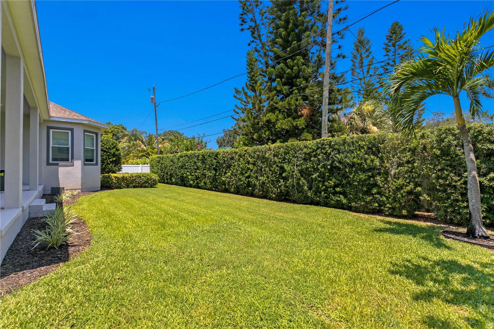 1036 SNELL ISLE BLVD NE