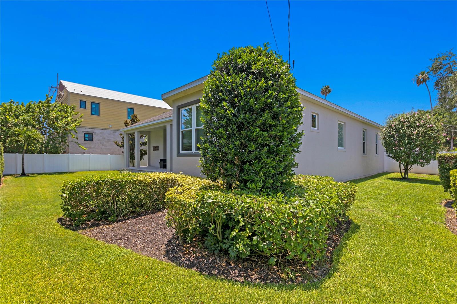 1036 SNELL ISLE BLVD NE