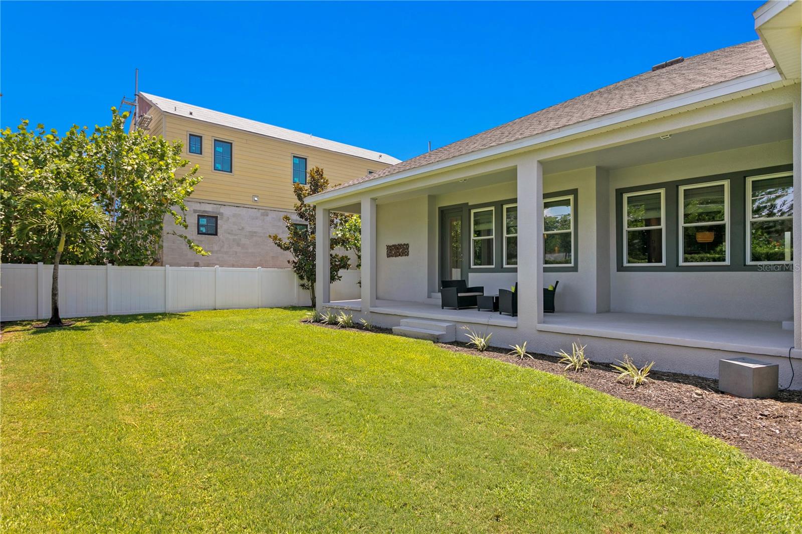 1036 SNELL ISLE BLVD NE