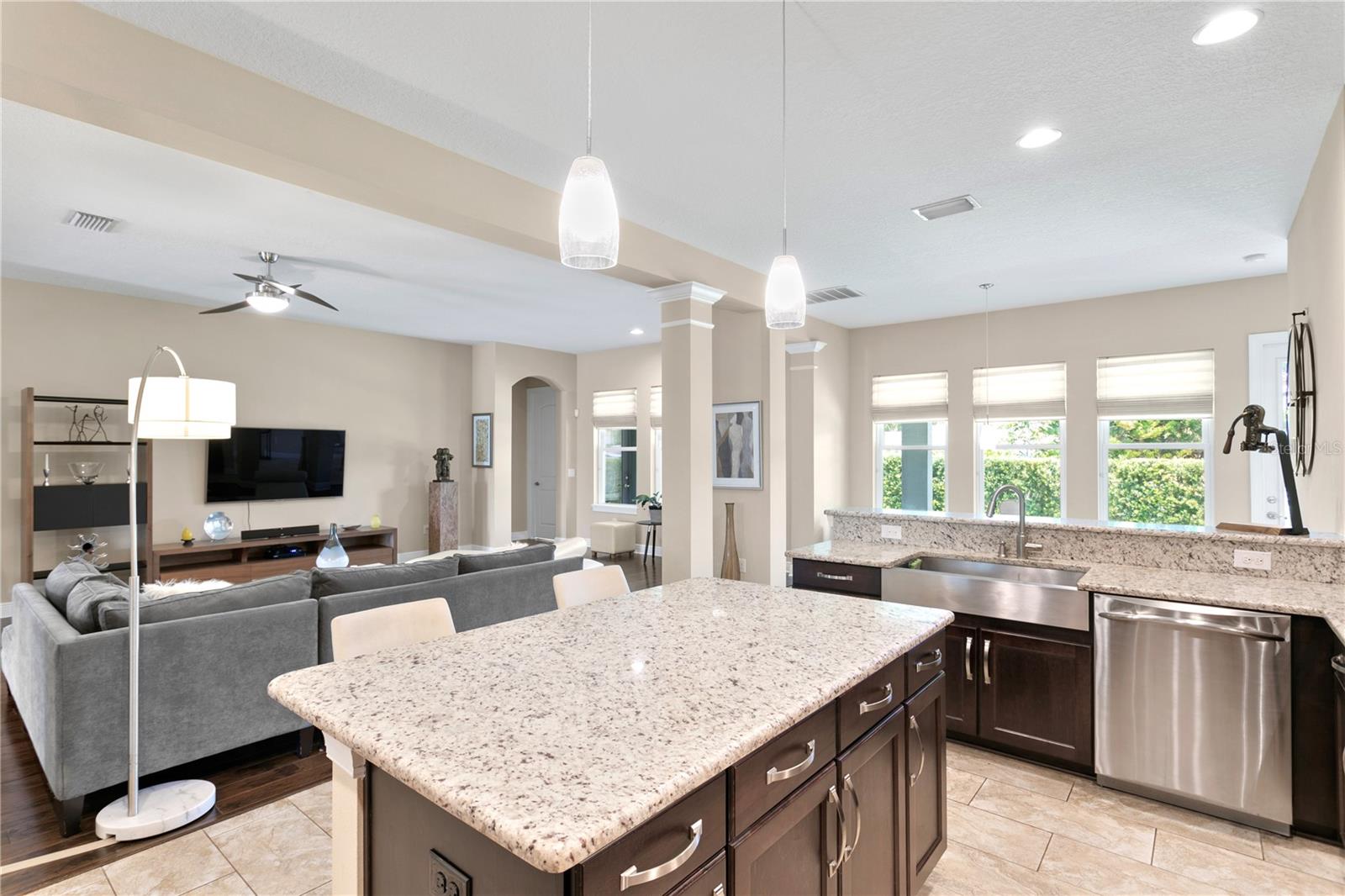 1036 SNELL ISLE BLVD NE