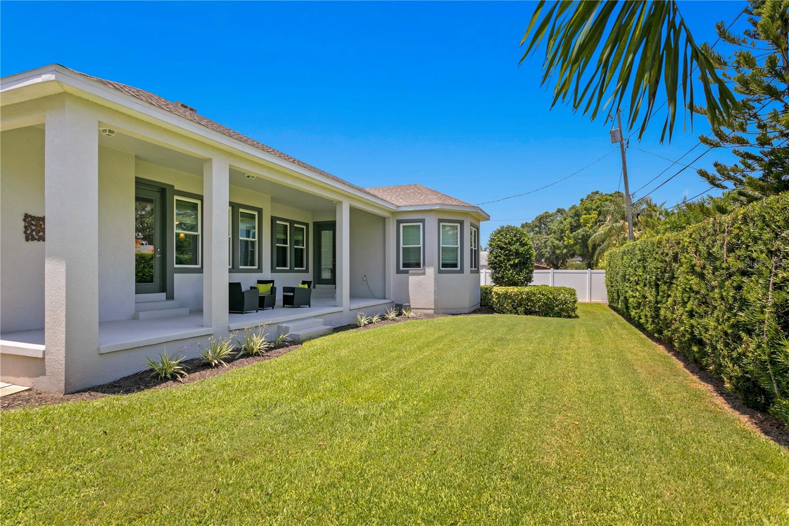 1036 SNELL ISLE BLVD NE