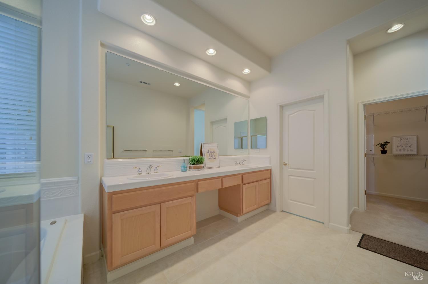 236 Wetlands Edge Rd