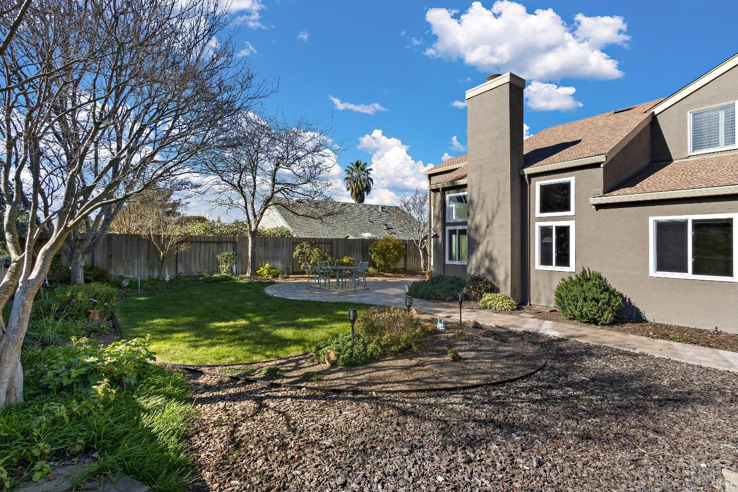 586 Morning Glory Dr