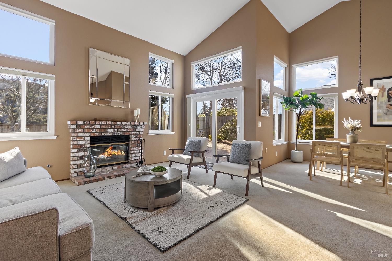 586 Morning Glory Dr