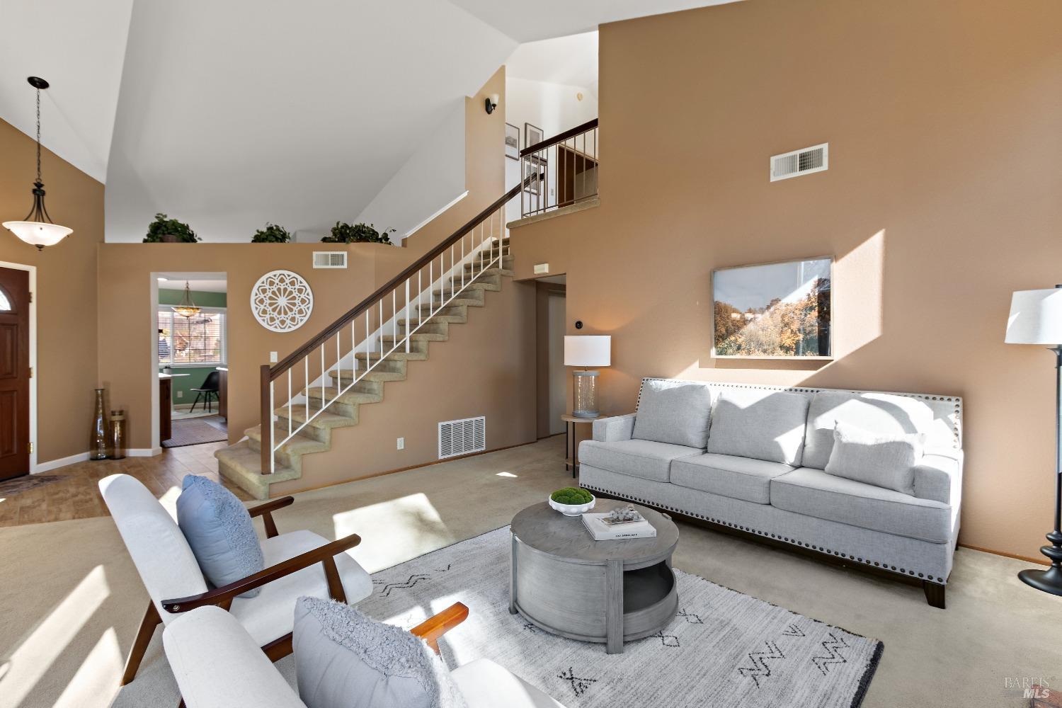 586 Morning Glory Dr