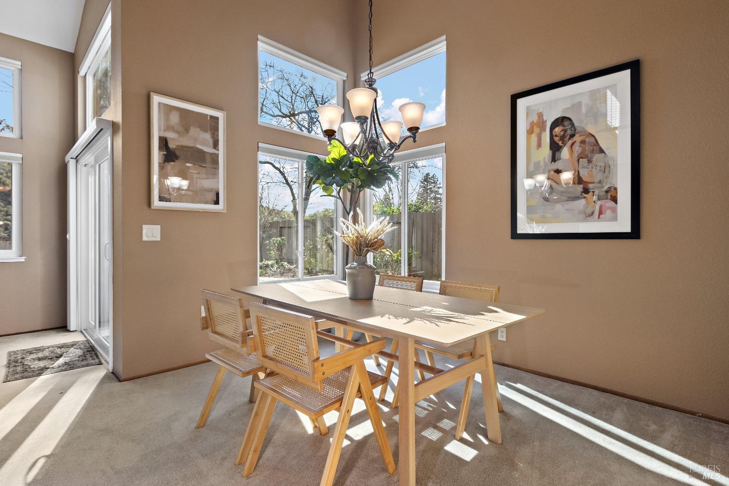 586 Morning Glory Dr