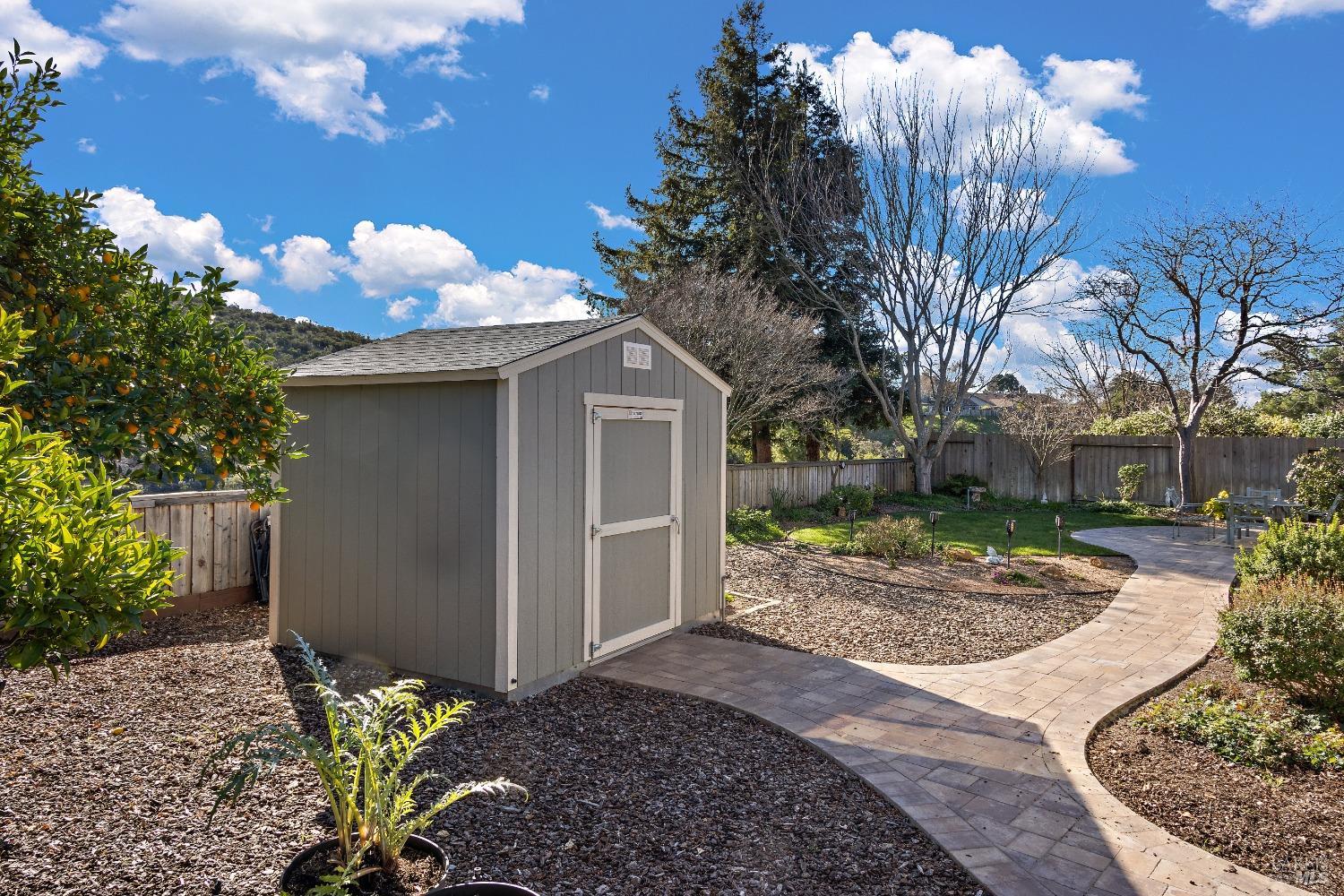 586 Morning Glory Dr