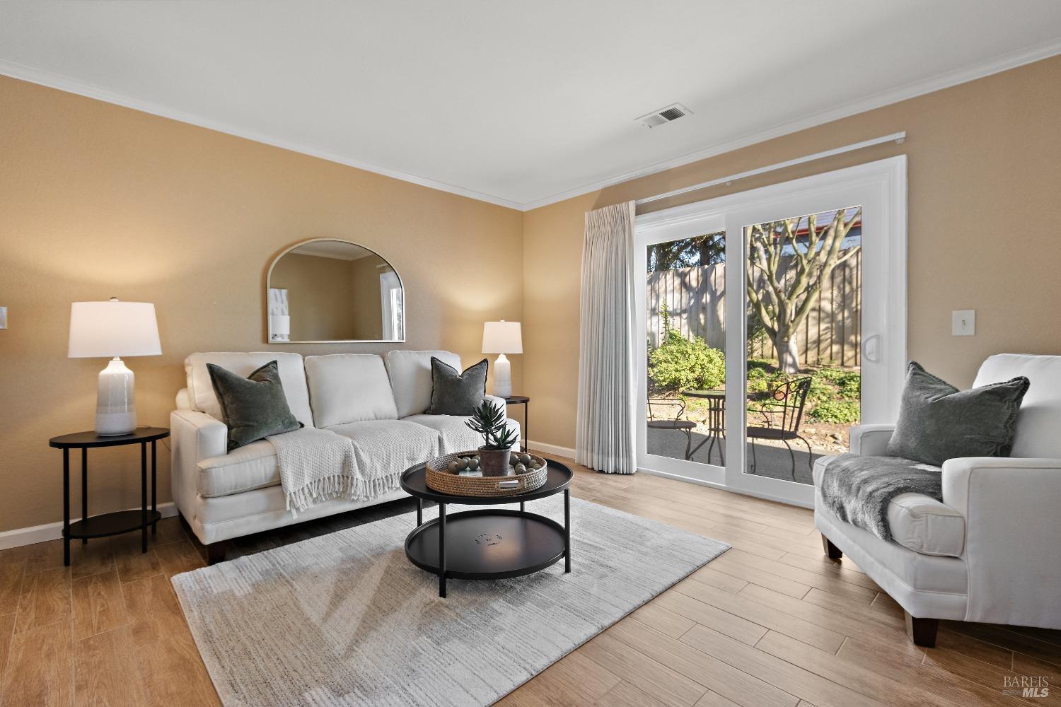 586 Morning Glory Dr