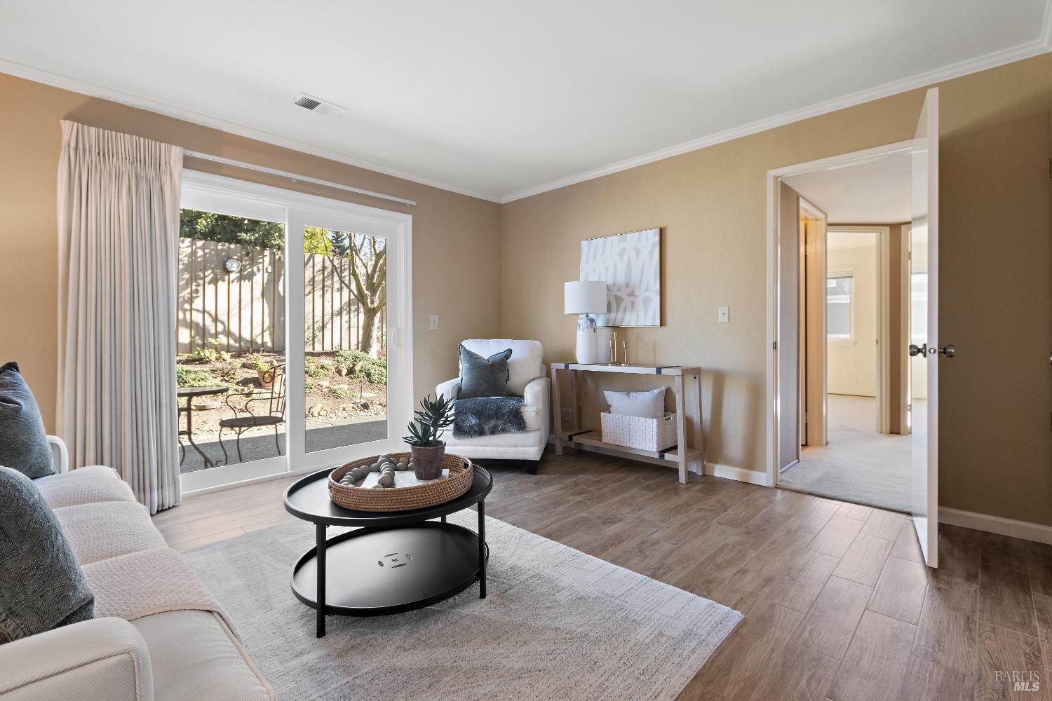 586 Morning Glory Dr