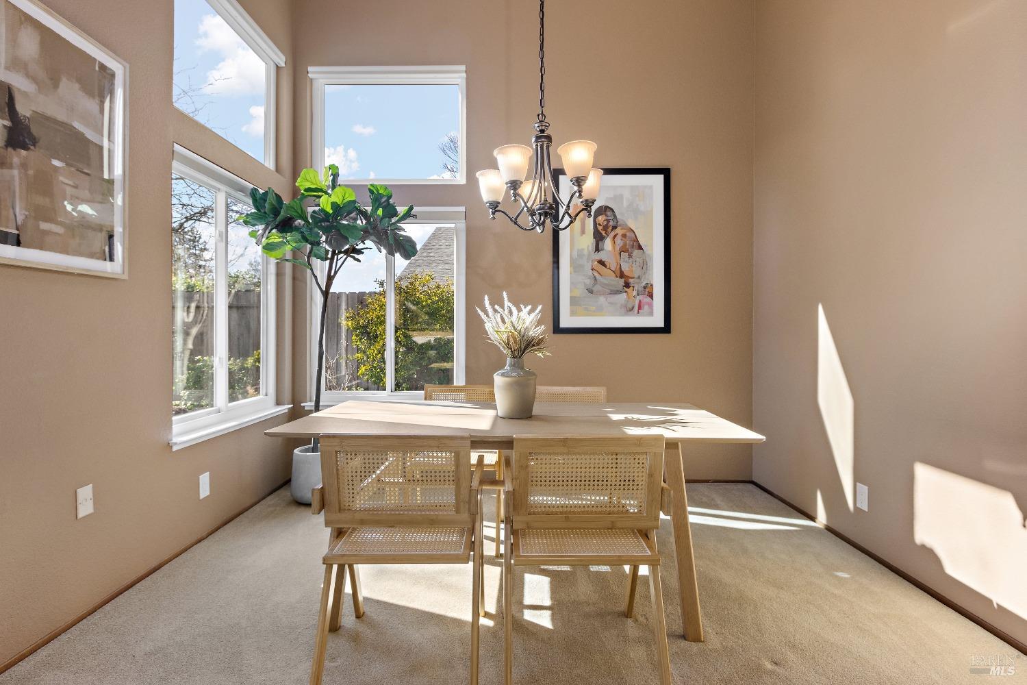 586 Morning Glory Dr