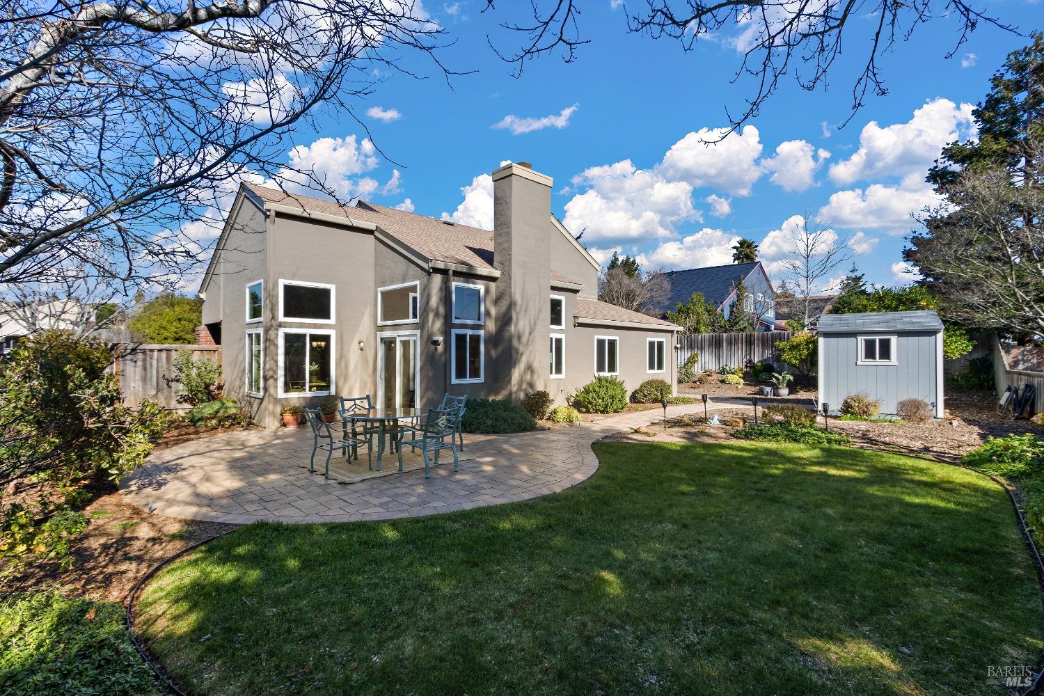 586 Morning Glory Dr