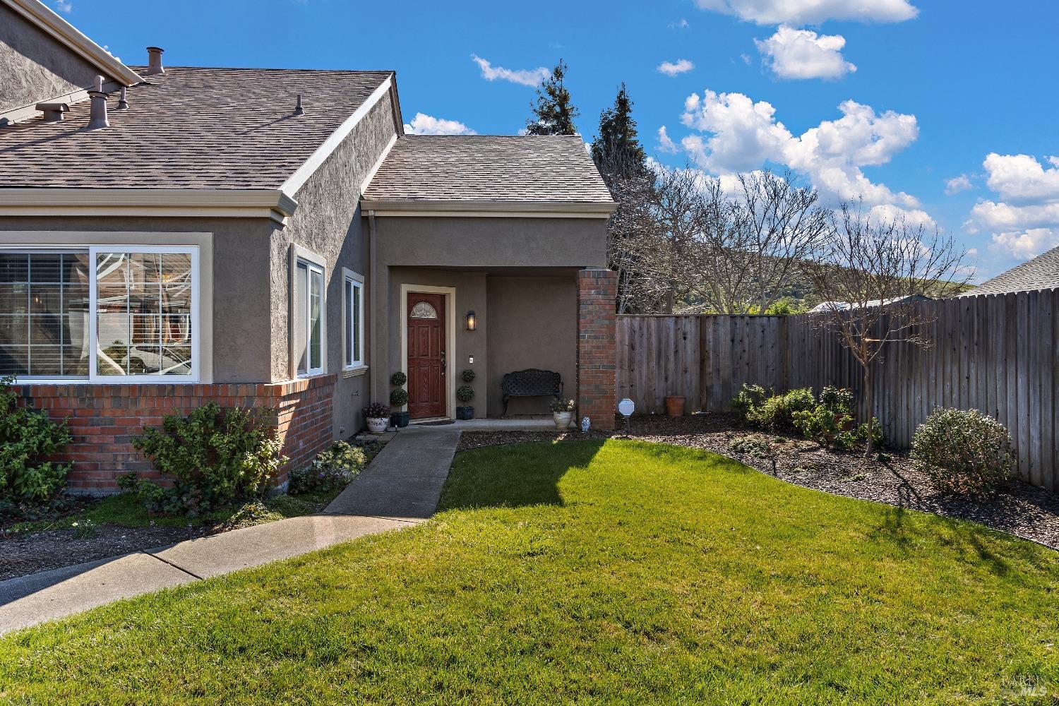 586 Morning Glory Dr