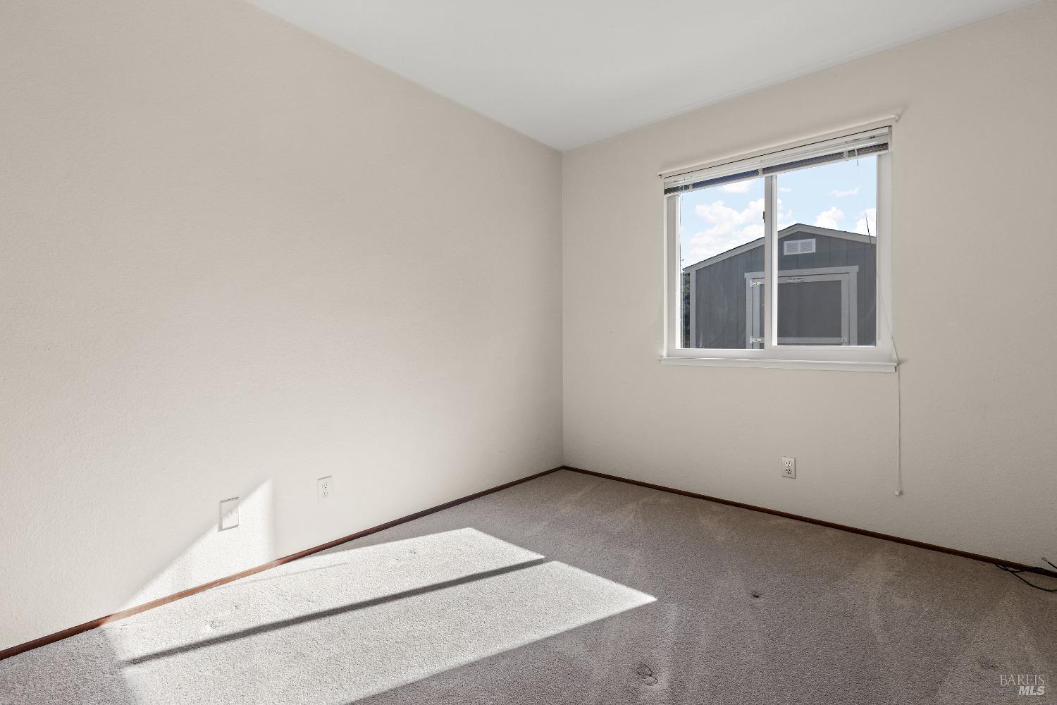 586 Morning Glory Dr