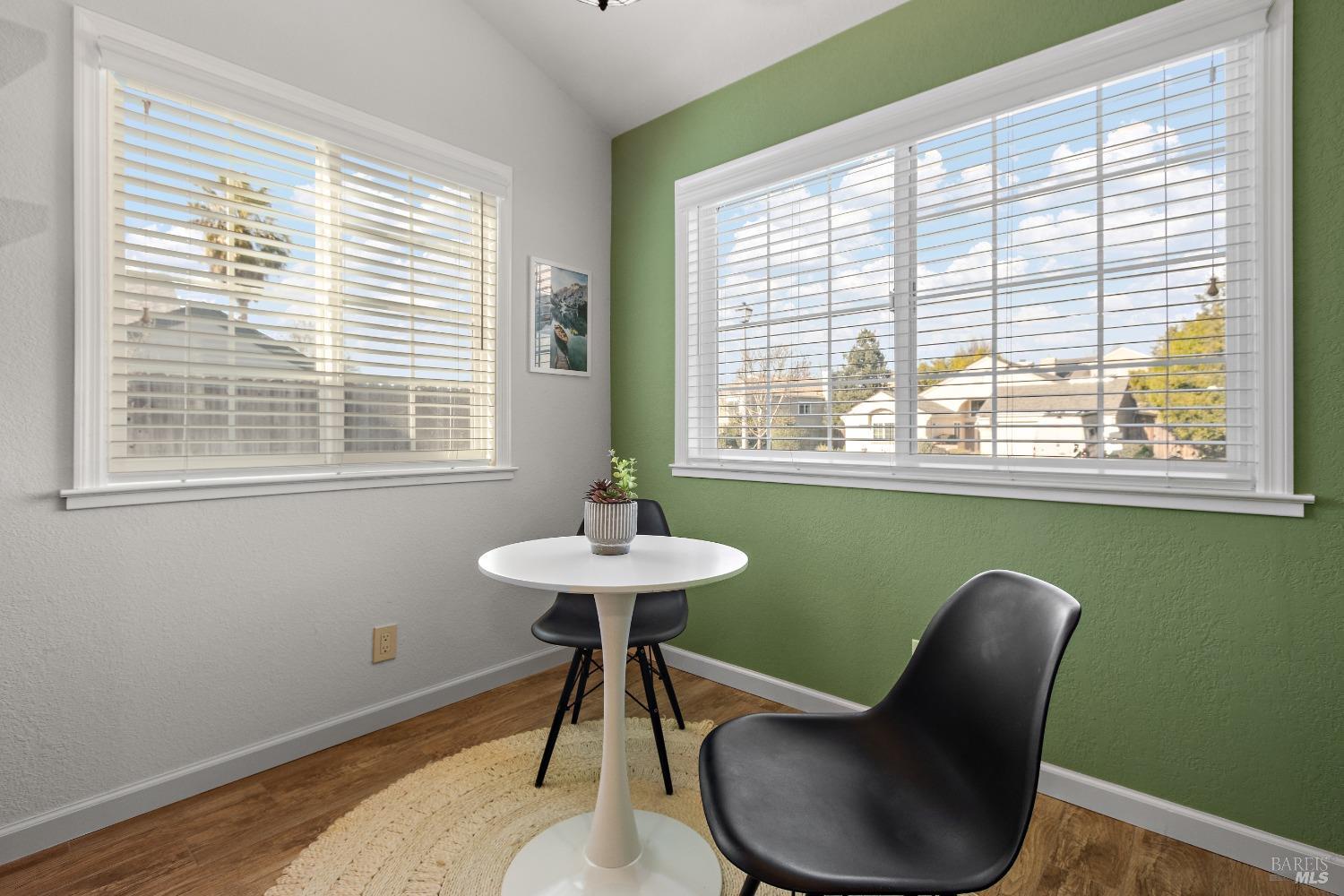 586 Morning Glory Dr