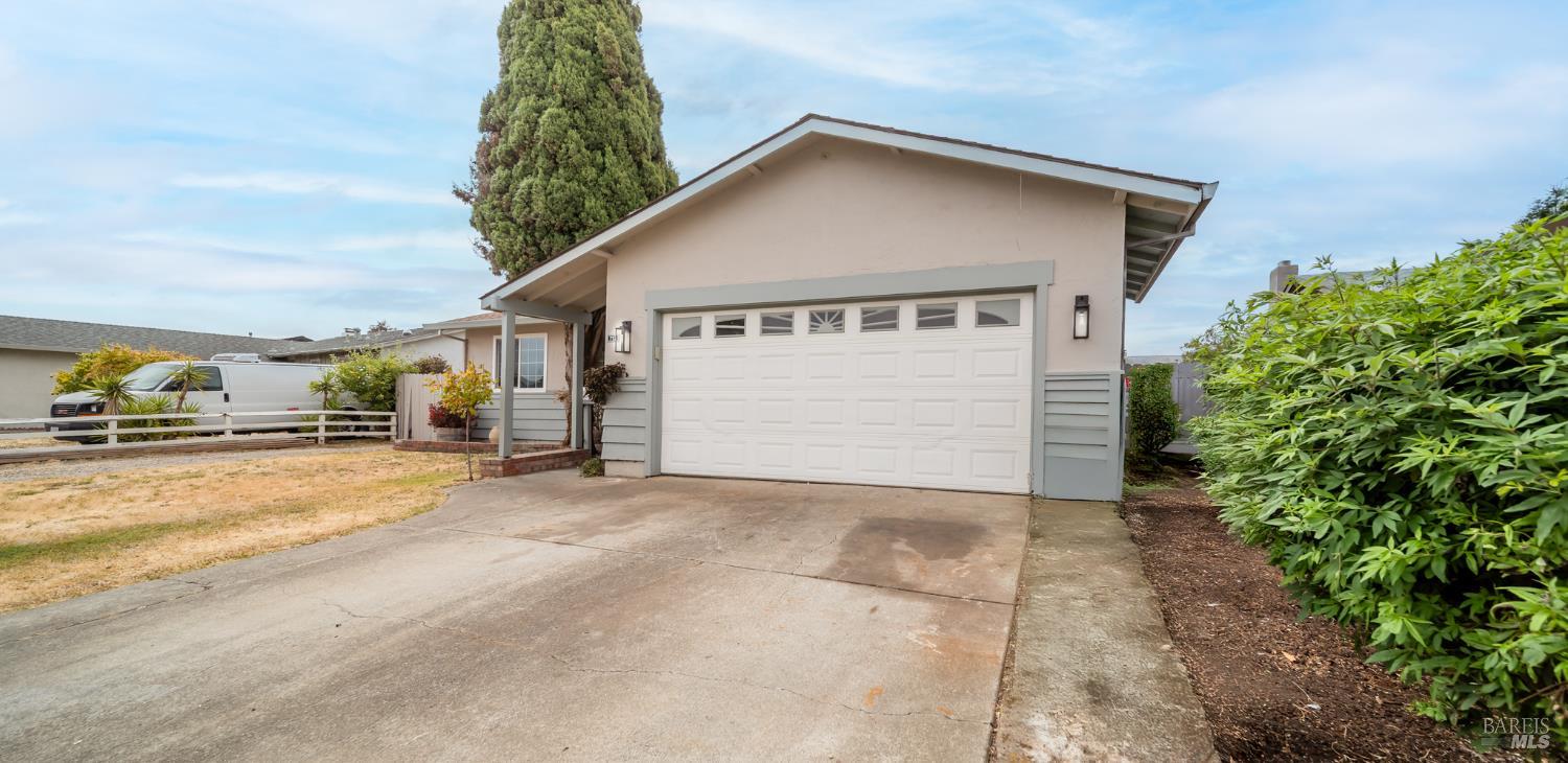 712 Capra Dr