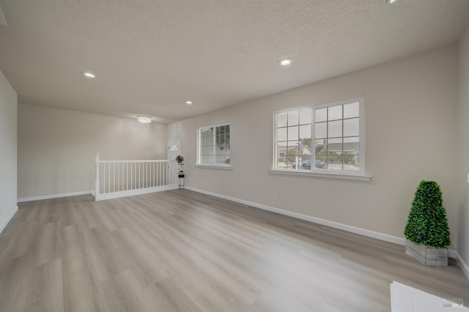 712 Capra Dr