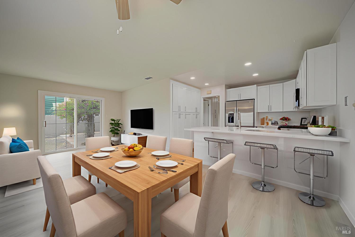 712 Capra Dr