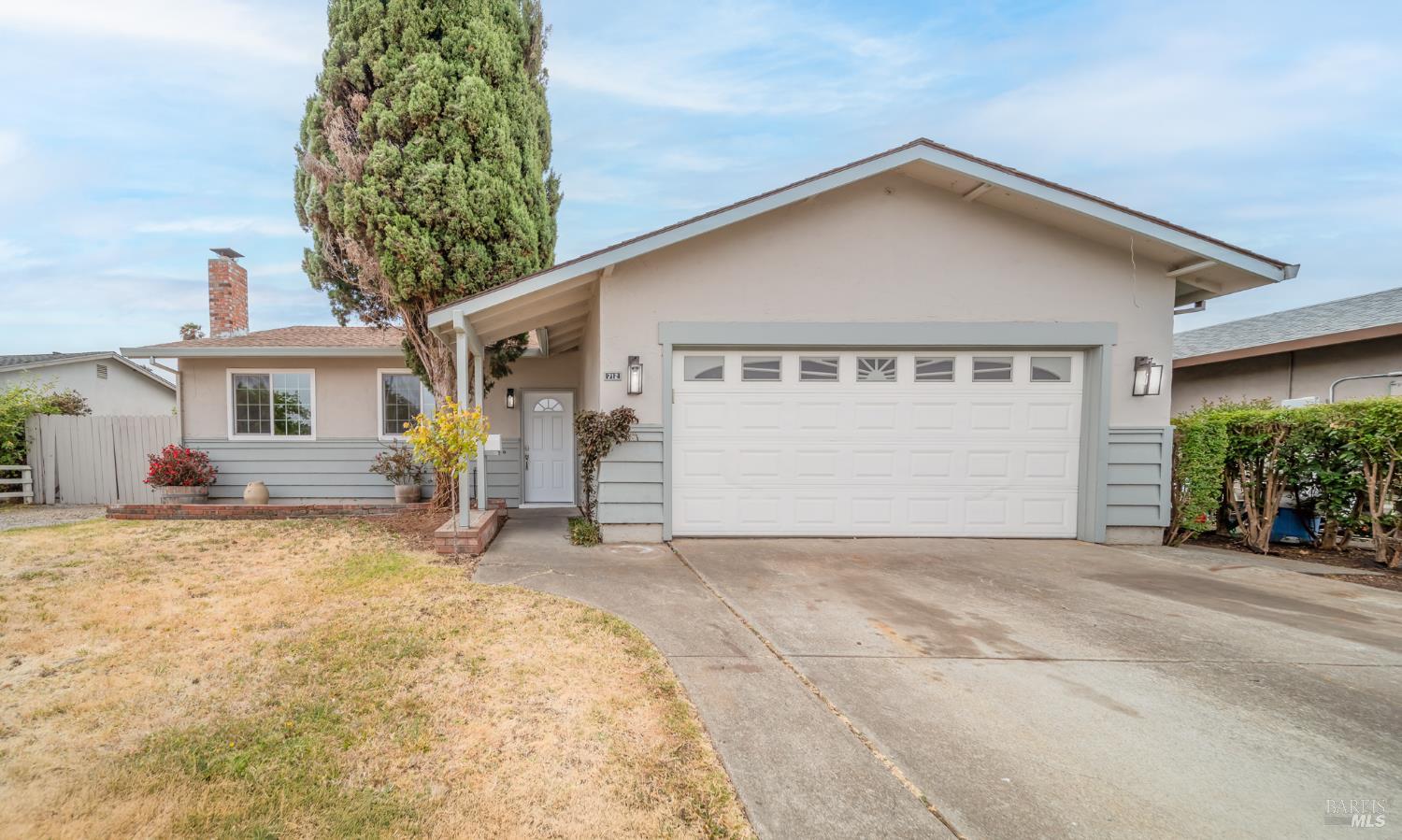 712 Capra Dr