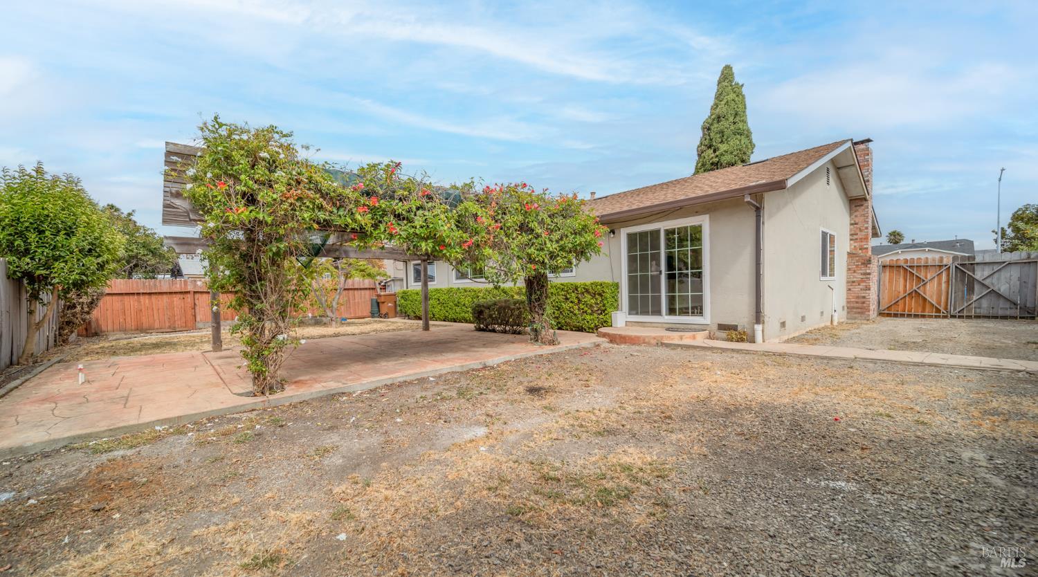 712 Capra Dr