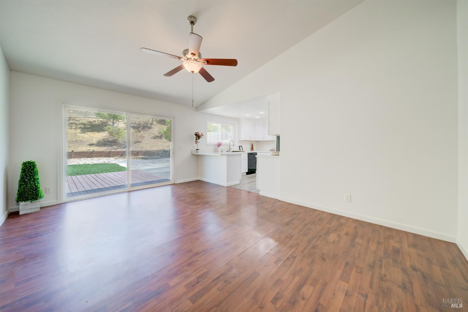 172 Smokey Hills Dr