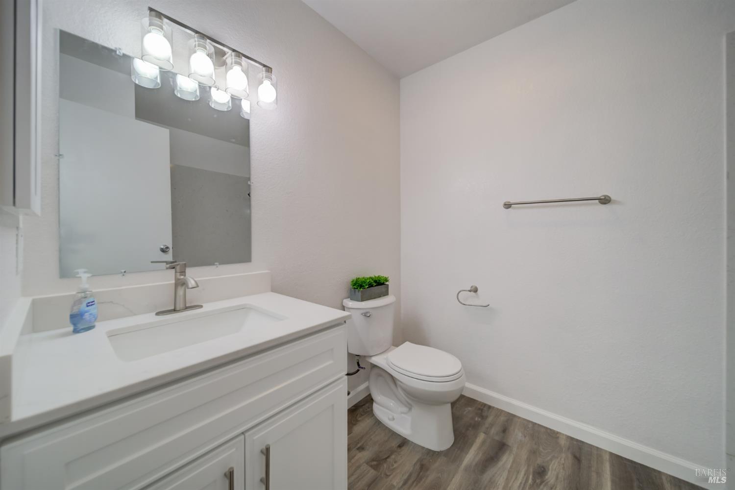 172 Smokey Hills Dr