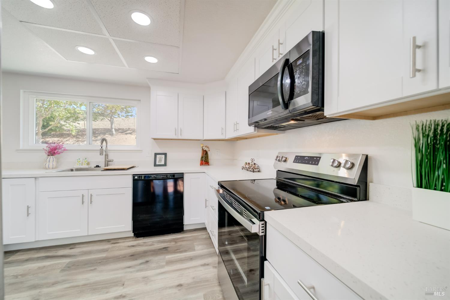 172 Smokey Hills Dr