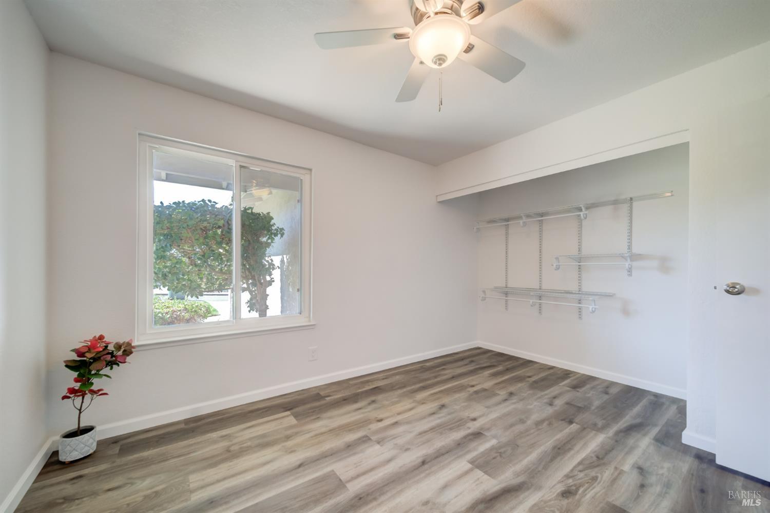 172 Smokey Hills Dr