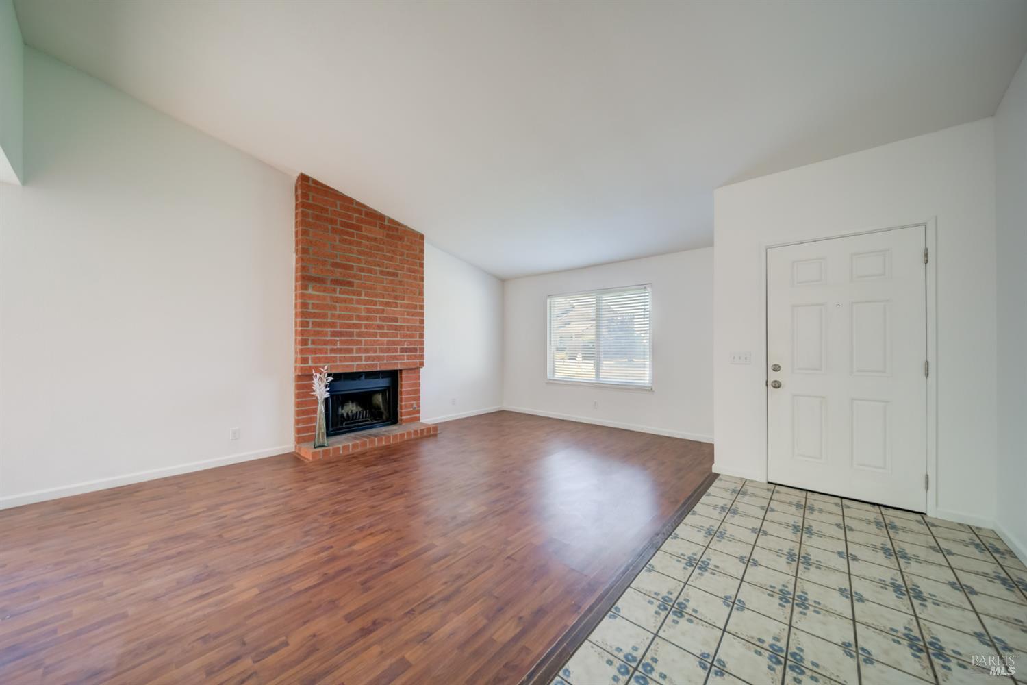 172 Smokey Hills Dr