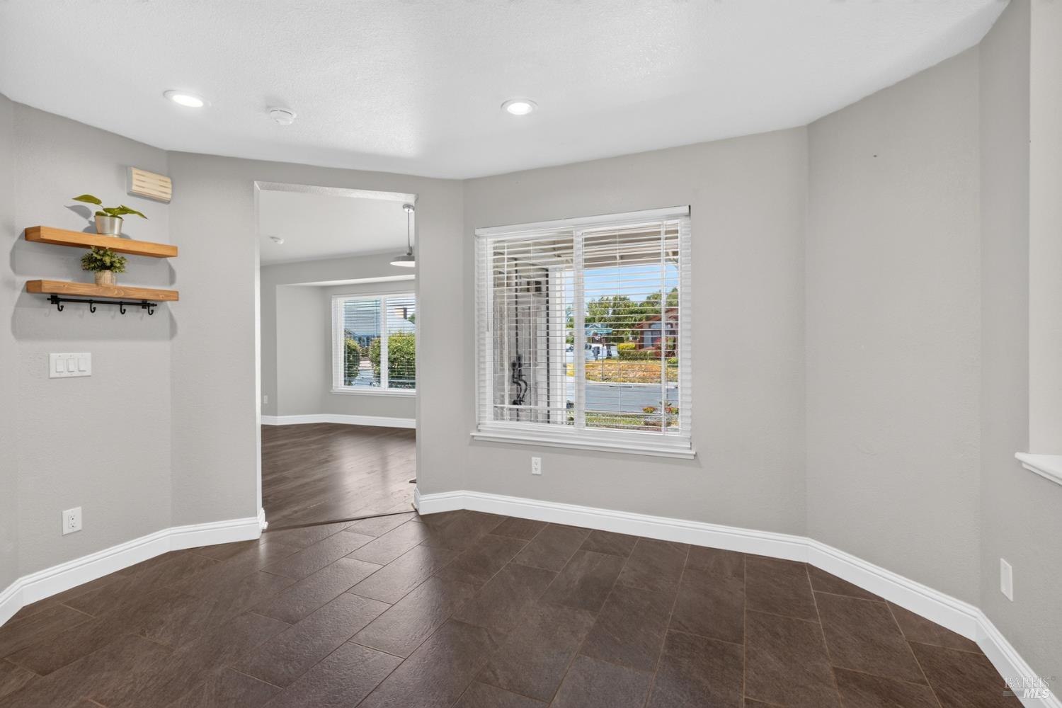 67 Larkspur Street