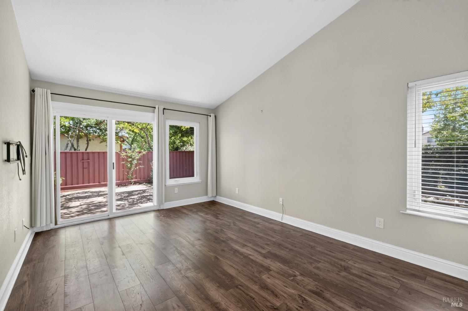 67 Larkspur Street