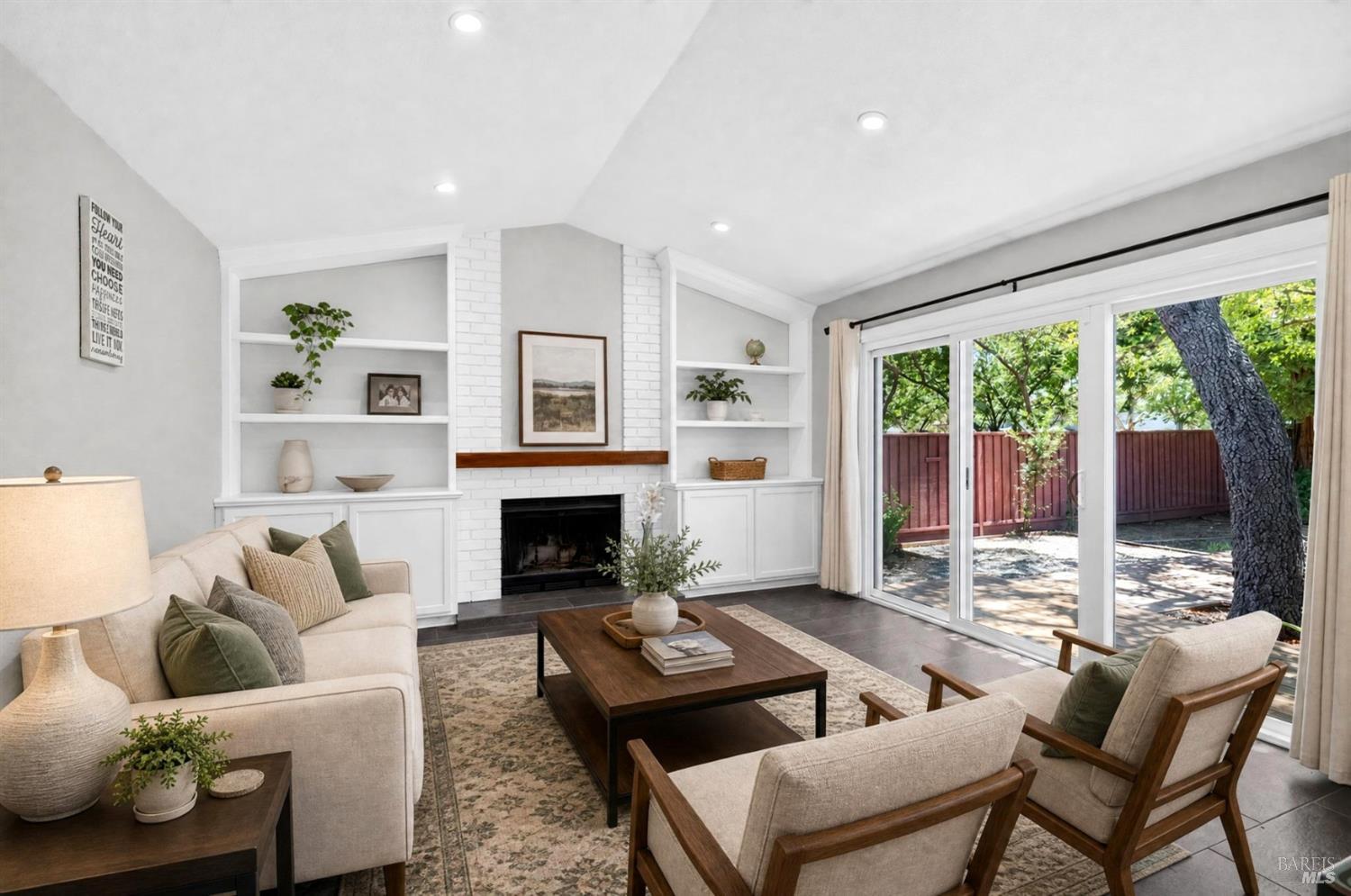 67 Larkspur Street