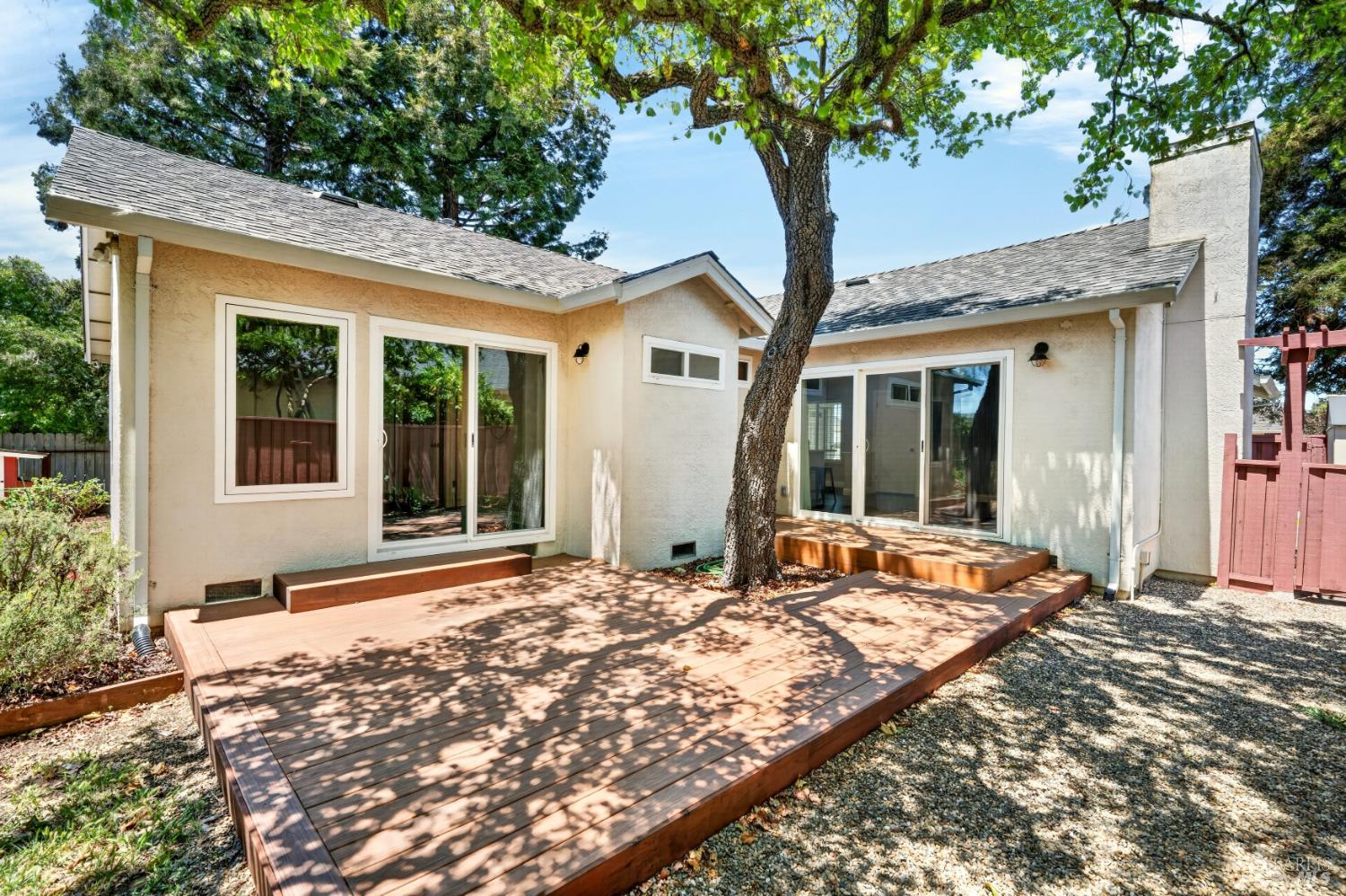 67 Larkspur Street