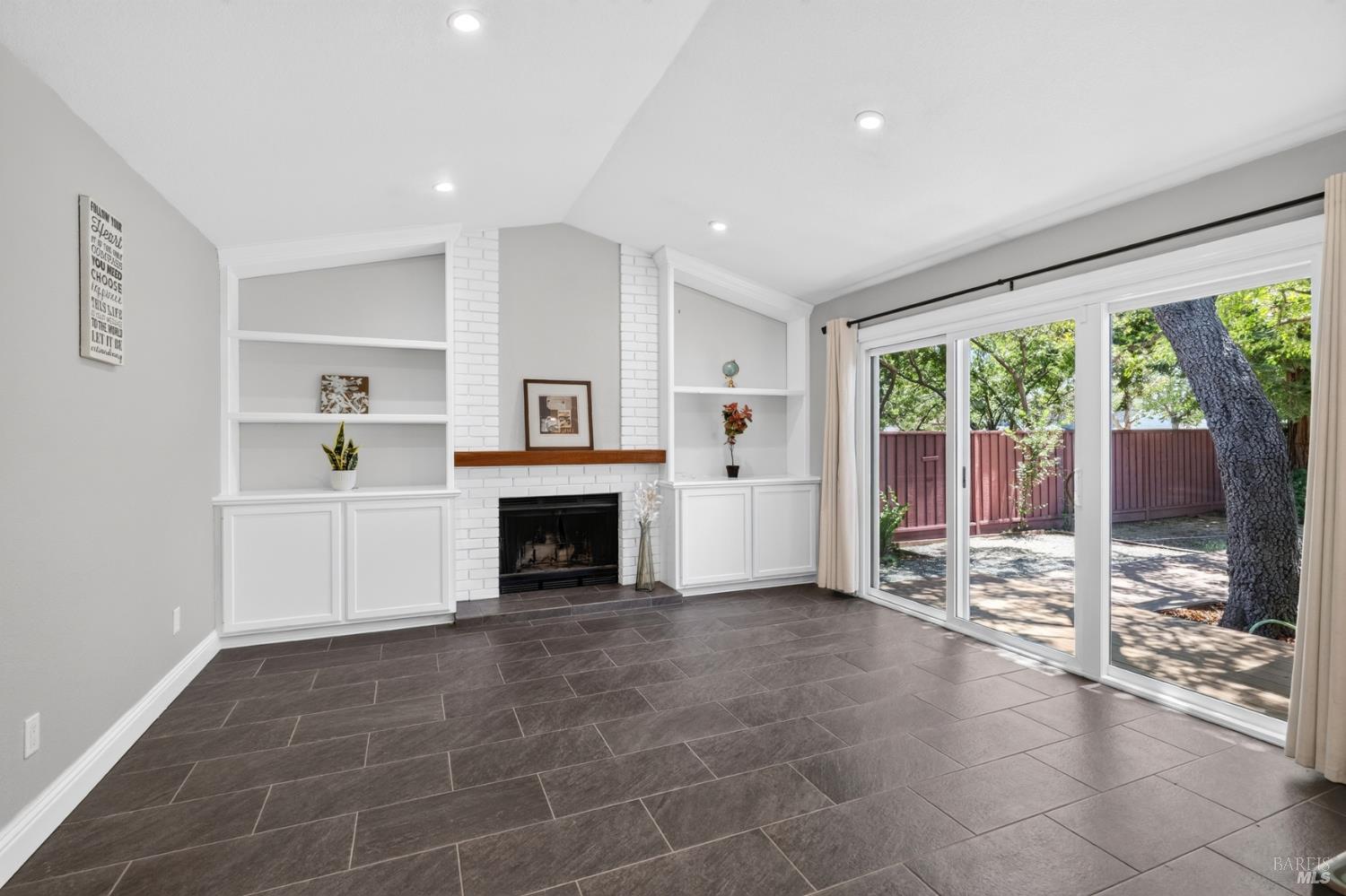 67 Larkspur Street