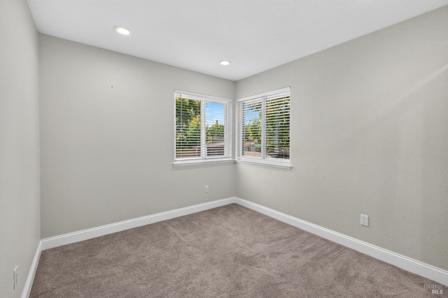 67 Larkspur Street