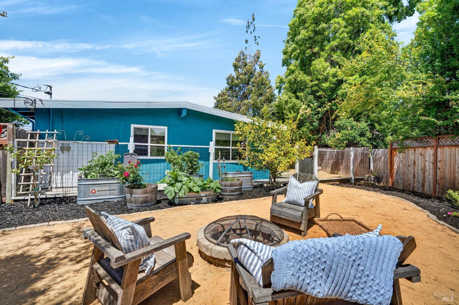 155 Los Altos Place