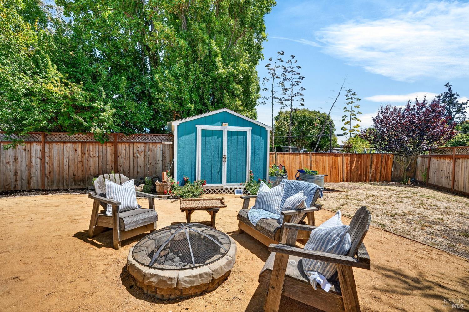 155 Los Altos Place