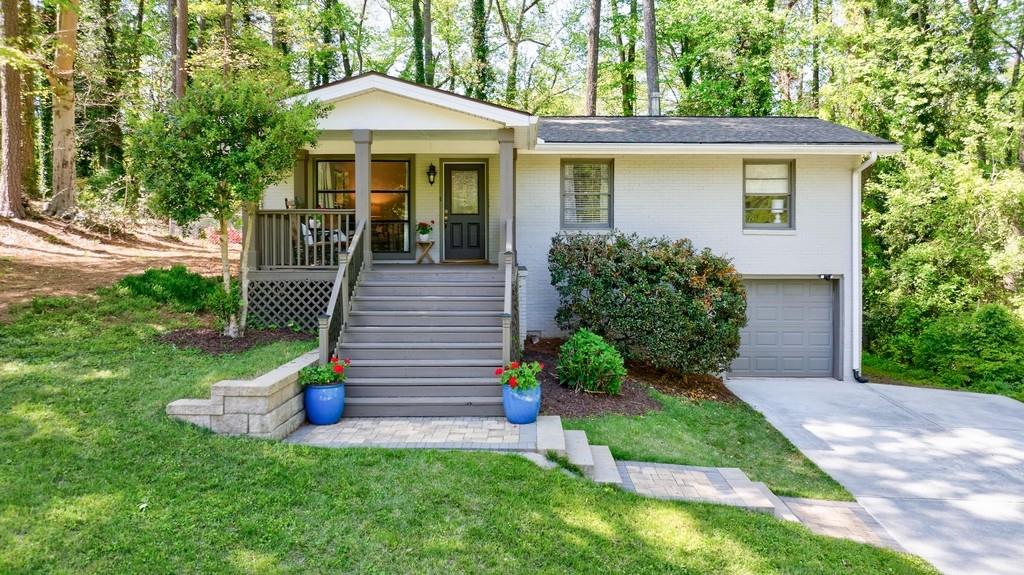 3046 Valley Circle