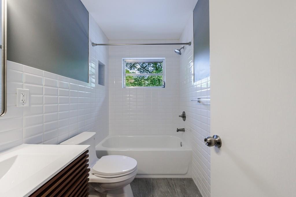 776 Windsor Parkway NE