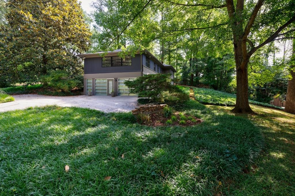 776 Windsor Parkway NE