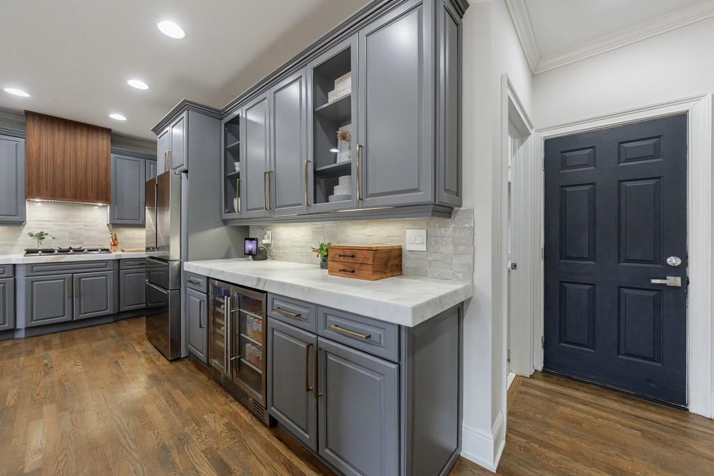 3214 Waterhouse Street